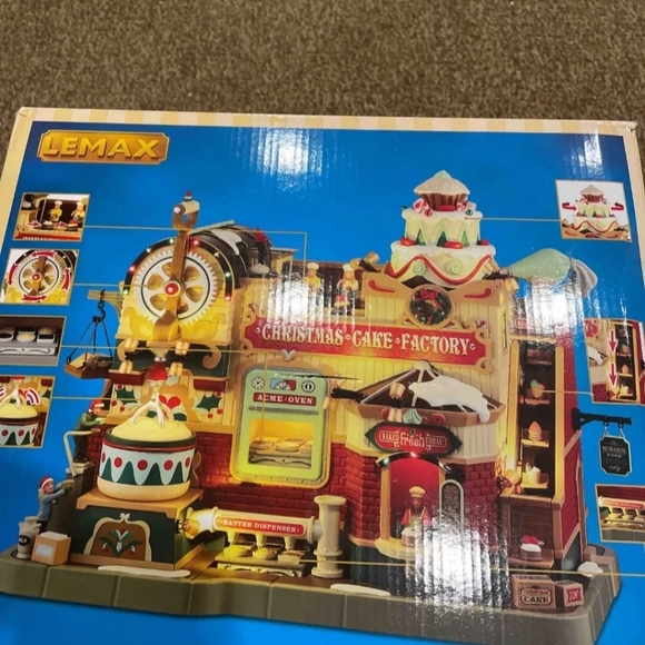 Lemax 2024 Christmas Cake Factory #45268 With 4.5V Adaptor...